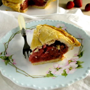 WHEAT Free Strawberry Rhubarb Pie