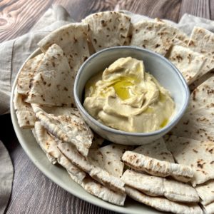 Creamy Hummus with Pita Bread